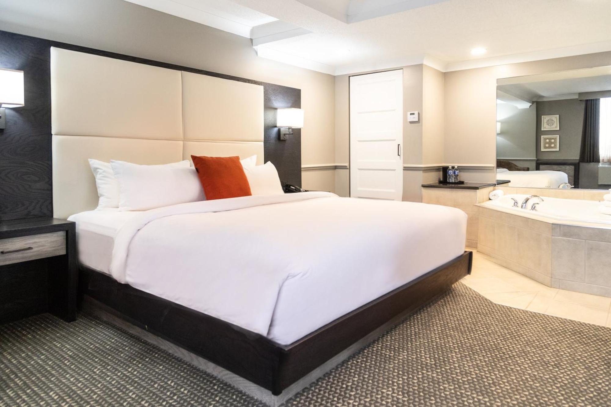 Crowne Plaza Fredericton Lord Beaverbrook By Ihg Exteriör bild