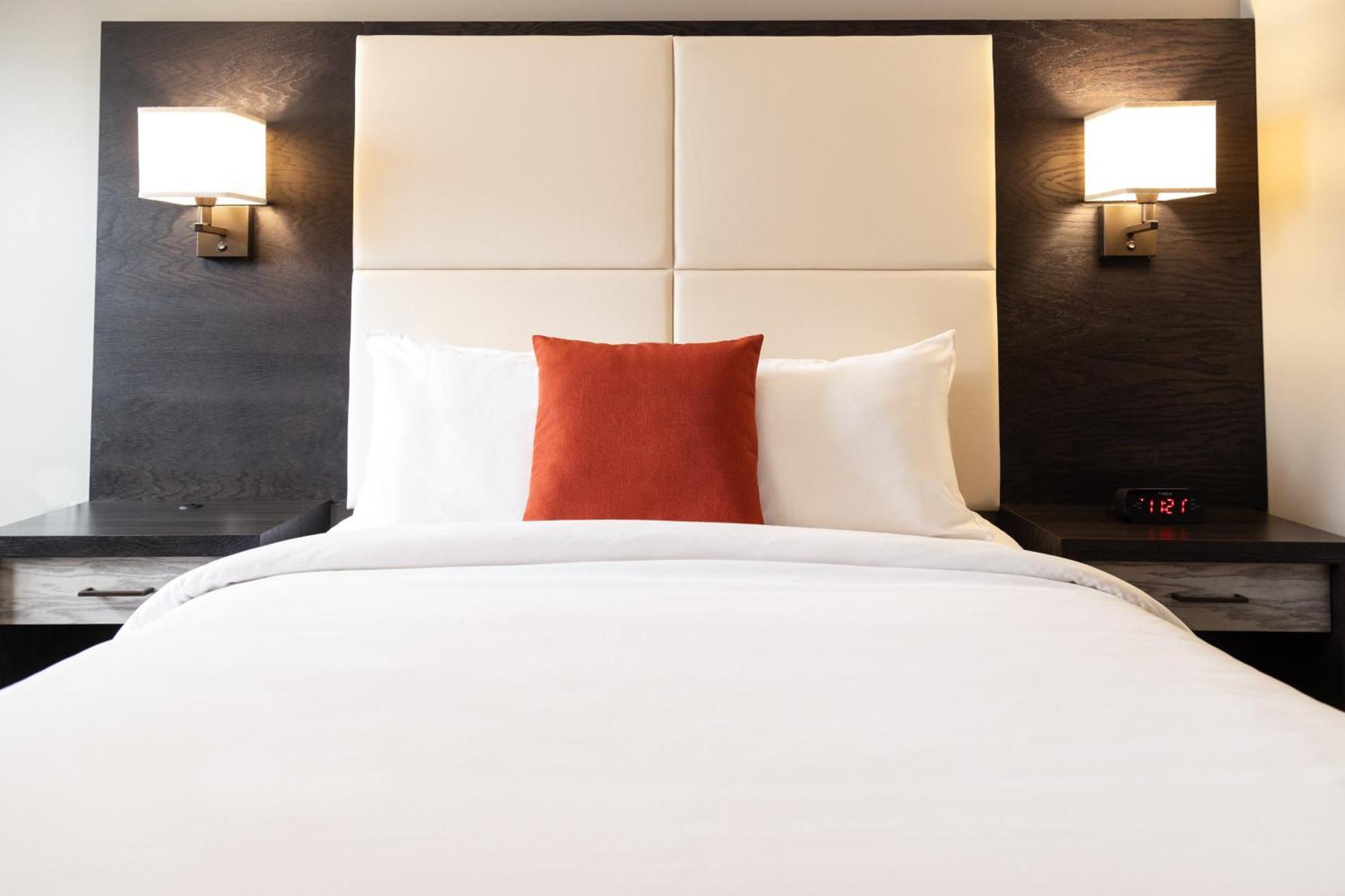 Crowne Plaza Fredericton Lord Beaverbrook By Ihg Exteriör bild