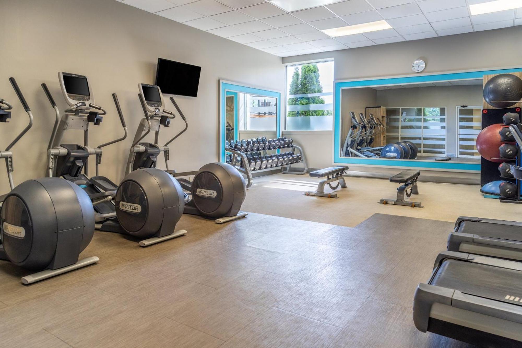 Crowne Plaza Fredericton Lord Beaverbrook By Ihg Exteriör bild