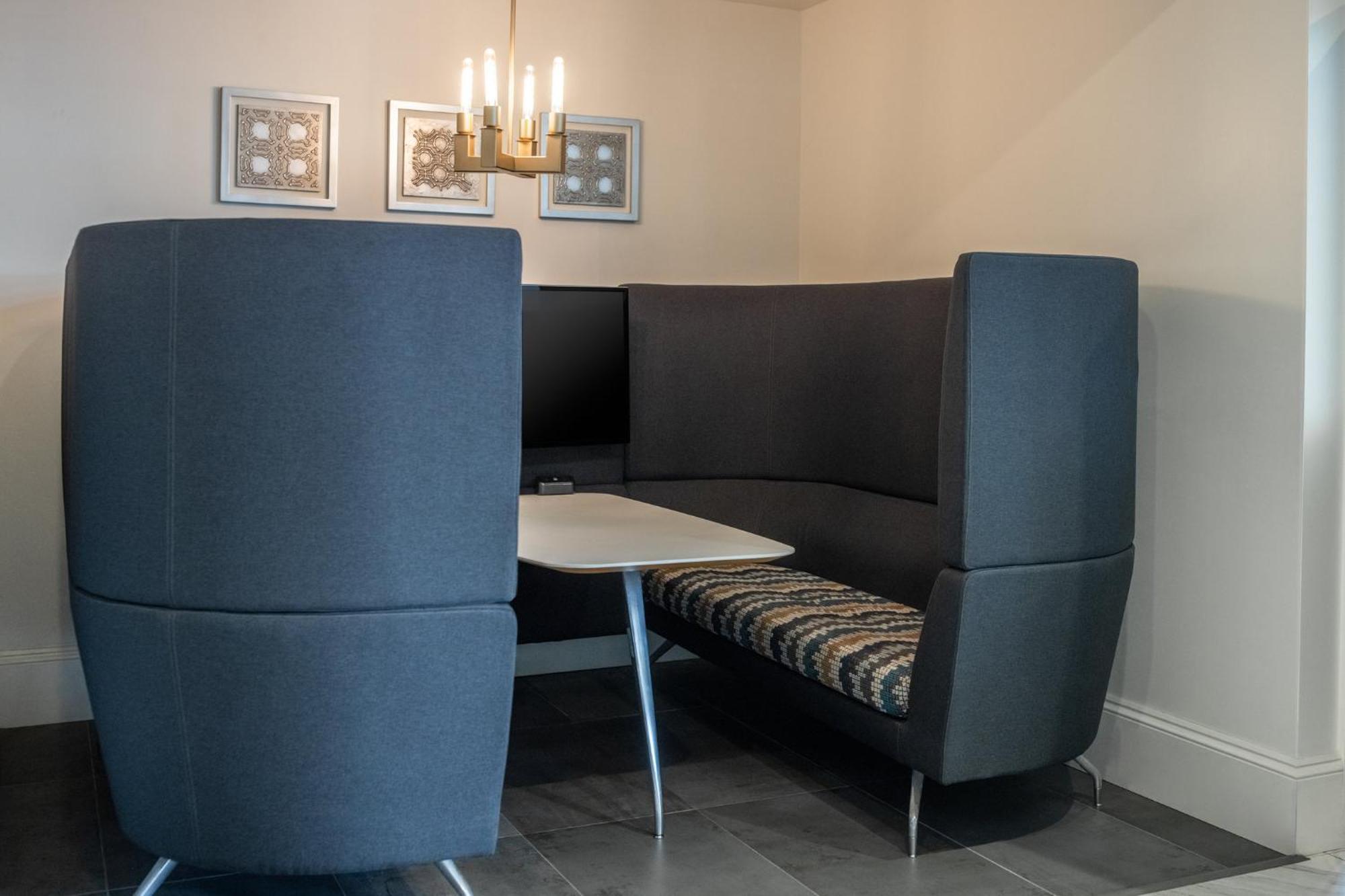 Crowne Plaza Fredericton Lord Beaverbrook By Ihg Exteriör bild