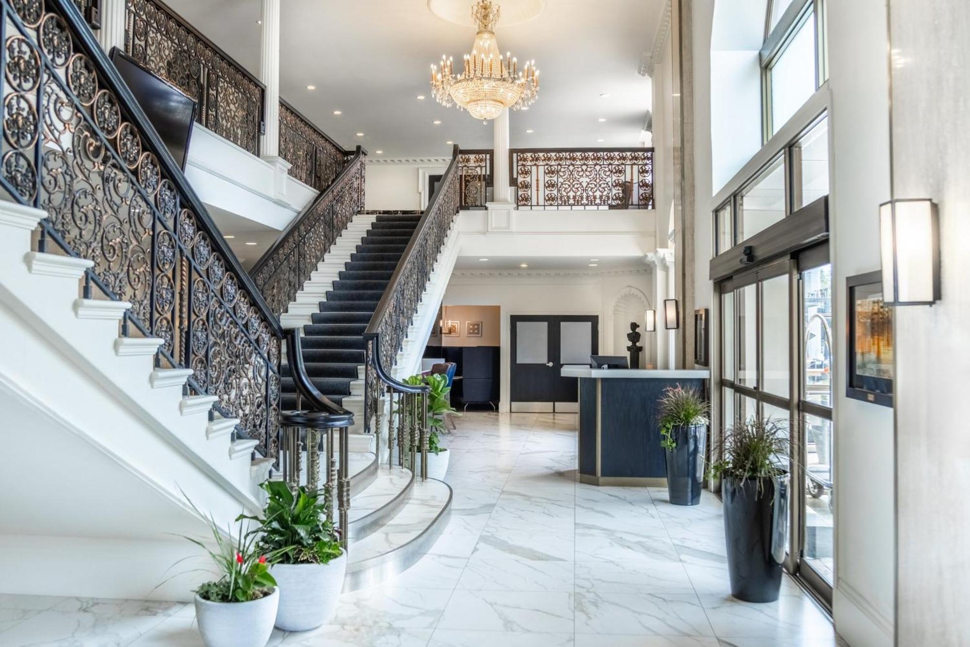 Crowne Plaza Fredericton Lord Beaverbrook By Ihg Exteriör bild