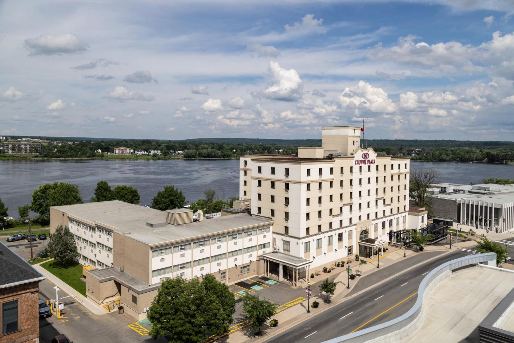 Crowne Plaza Fredericton Lord Beaverbrook By Ihg Exteriör bild